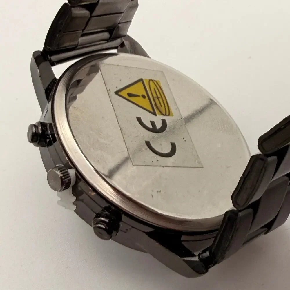 Stylish Black Tone Watch with Date - Perfect for a 7.5